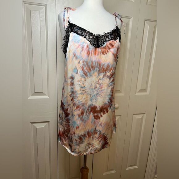 NWT Kenzie + Francesca’s tie dye lace dress size large - Picture 2 of 7